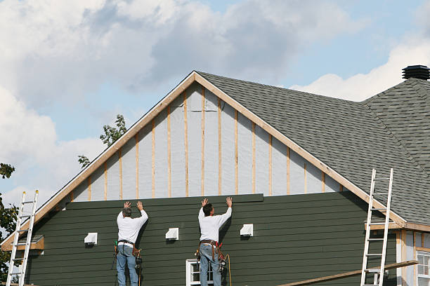 Professional Siding technician working in Glenville, PA